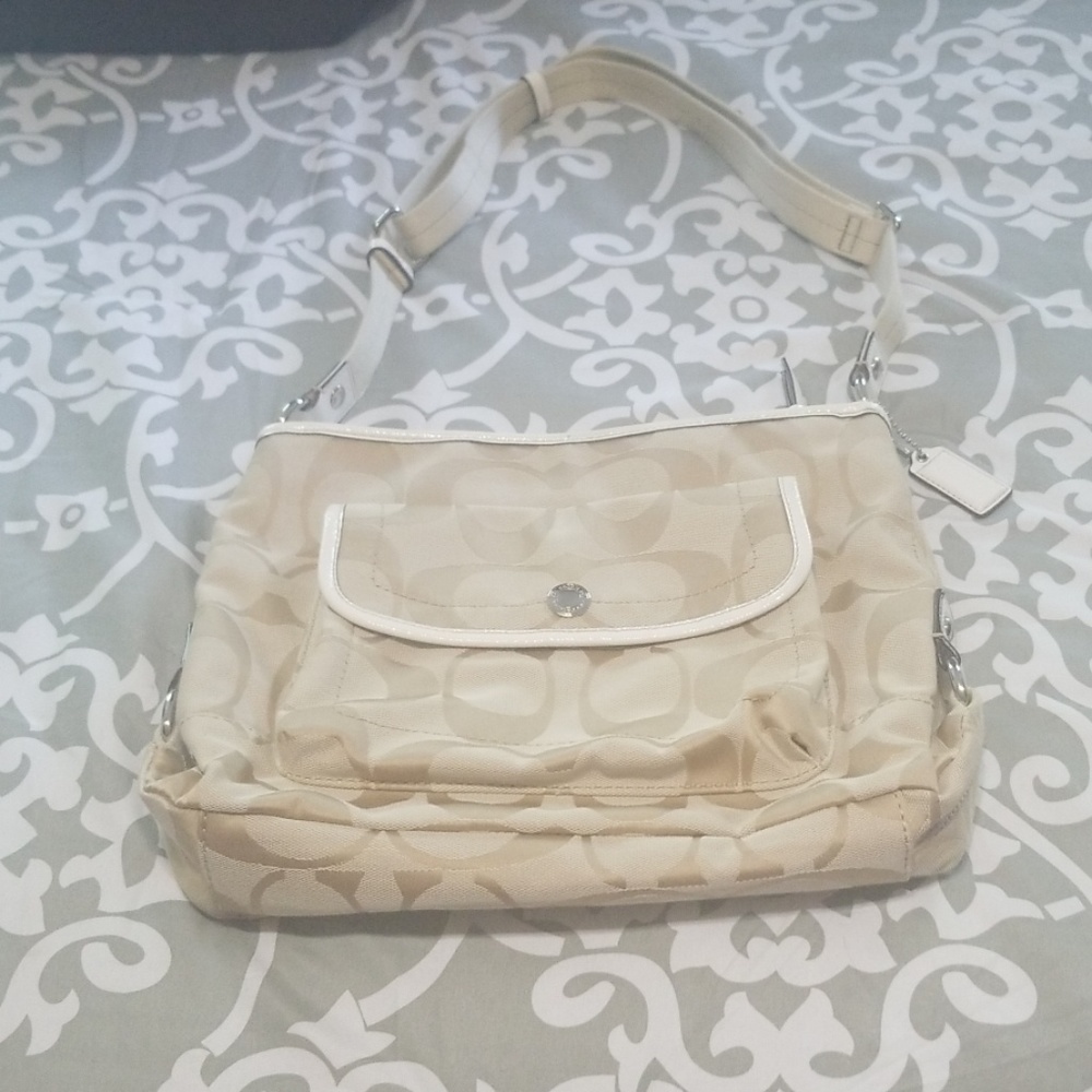 Small coach handbag